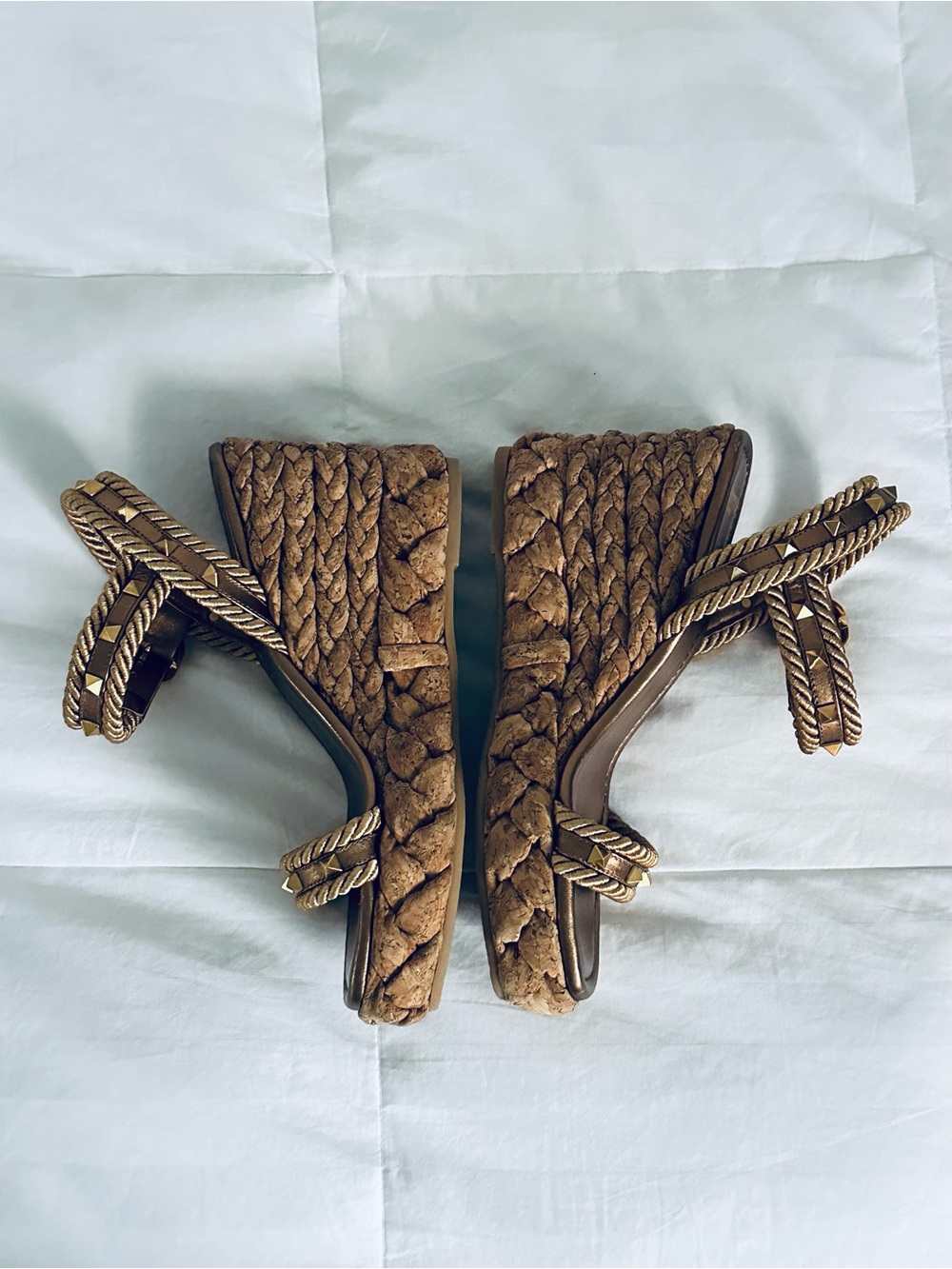 Valentino Garavani Rockstud Leather Wedge Sandals - Picture 4 of 12